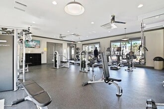 5150 Calle Sandwaves in San Diego, CA - Building Photo - Building Photo