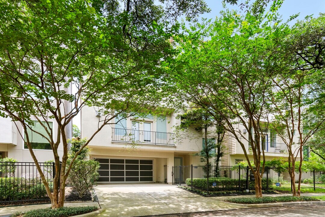 4906 Mt Vernon St in Houston, TX - Building Photo