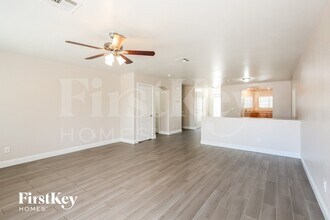 705 Picasso Picture Ct in North Las Vegas, NV - Foto de edificio - Building Photo