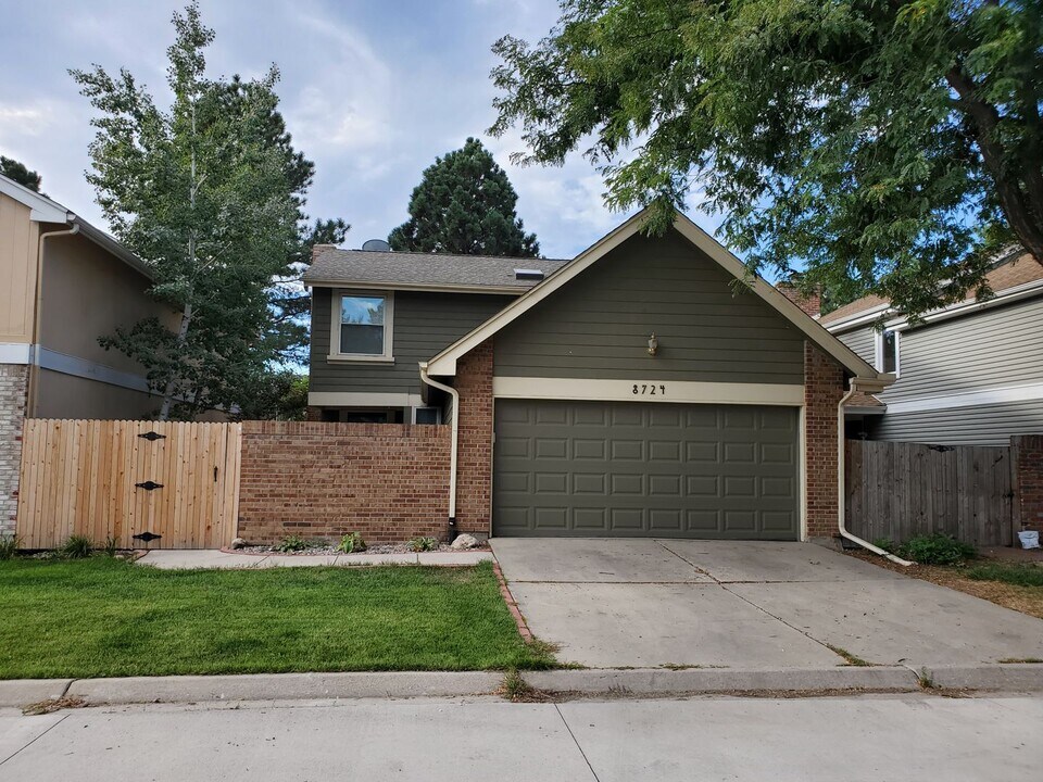 8724 Garrison Ct in Arvada, CO - Building Photo