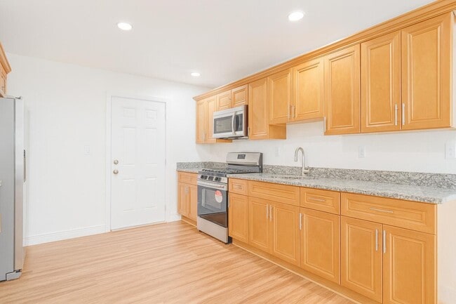 1027 Beech Rd in West Palm Beach, FL - Foto de edificio - Building Photo