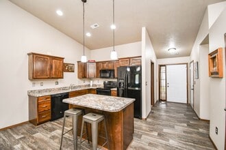 6010 W Bloomfield Pl in Sioux Falls, SD - Building Photo - Building Photo