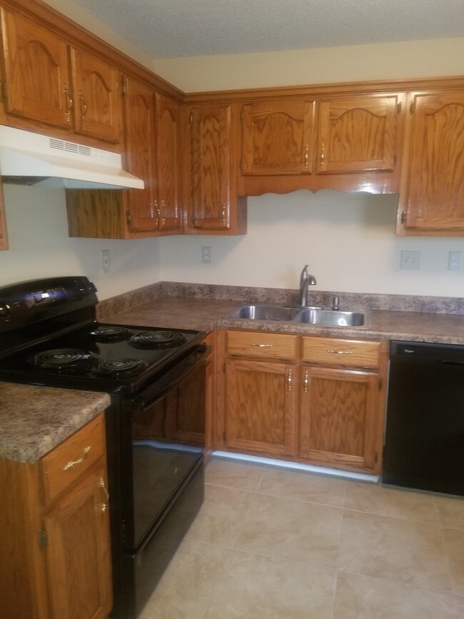 1177 Custer Dr E in Southaven, MS - Building Photo - Building Photo