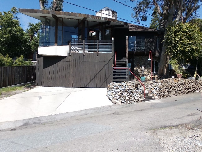 28831 Shady Ln in Laguna Beach, CA - Building Photo - Building Photo