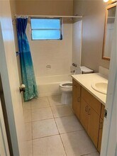 2180 NE 44th St in Lighthouse Point, FL - Building Photo - Building Photo