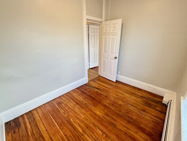 11 Linden St, Unit 2