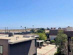 8300 Manitoba St in Los Angeles, CA - Building Photo - Building Photo