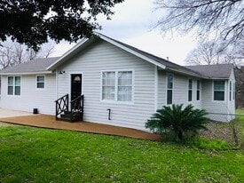 5131 Wildflower Dr in San Antonio, TX - Building Photo