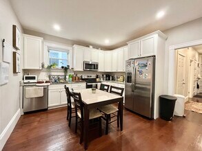 724 Parker St, Unit 3 in Boston, MA - Building Photo - Building Photo