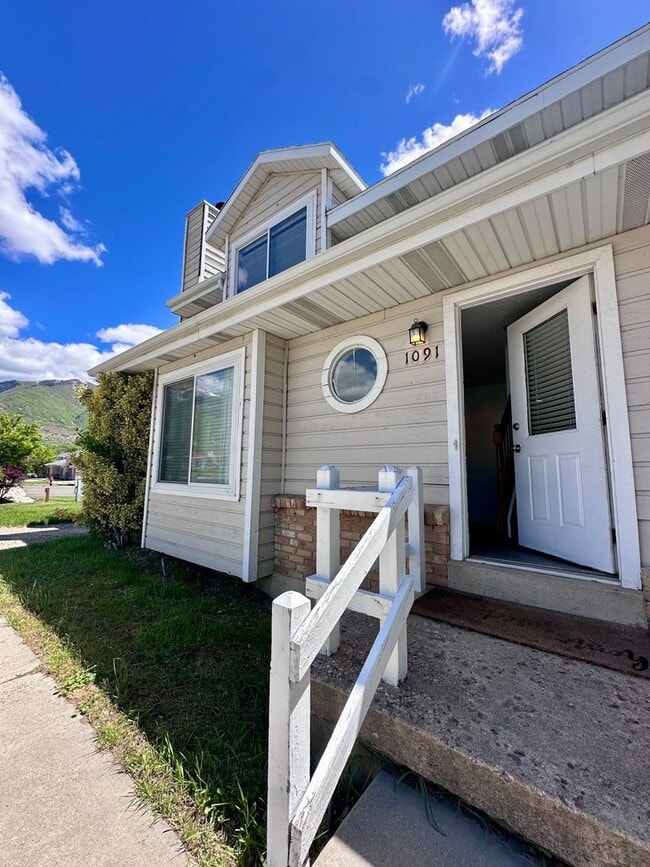 1091-1099 Shepard Ln in Farmington, UT - Building Photo - Building Photo