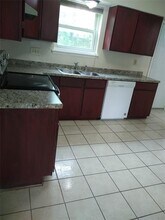 7630 Muirwood Ln in Houston, TX - Building Photo - Building Photo