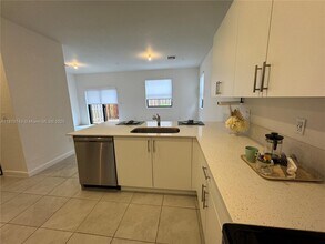 267 SW 159th Dr in Pembroke Pines, FL - Building Photo - Building Photo