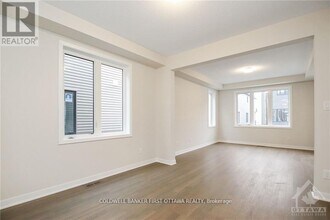 71 Kindred Row in Ottawa, ON - Building Photo - Building Photo