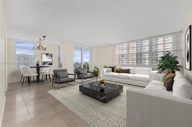 1351 NE Miami Gardens Dr in Miami, FL - Building Photo - Building Photo