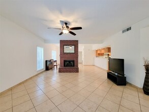 2431 Edgewood Dr in Missouri City, TX - Building Photo - Building Photo