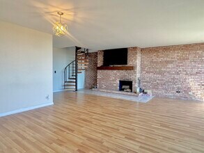 5600 Hillcrest Ln in Lisle, IL - Building Photo - Building Photo