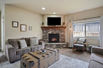 60999 SE Geary Dr in Bend, OR - Building Photo - Building Photo