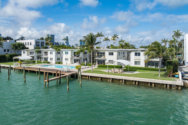 Sandpiper Villas in Miami Beach, FL - Building Photo - Building Photo