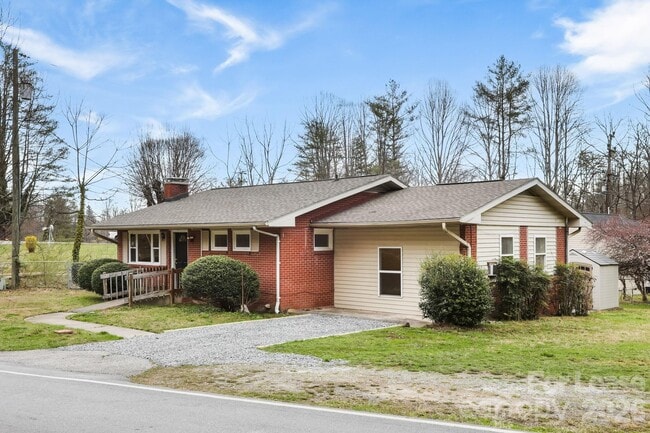 535 Nicholson Creek Rd in Brevard, NC - Building Photo - Building Photo