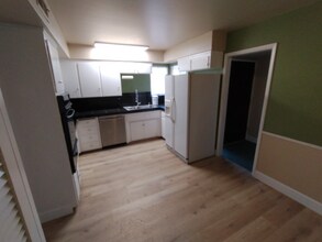 628 W El Camino Ave in Sacramento, CA - Building Photo - Building Photo