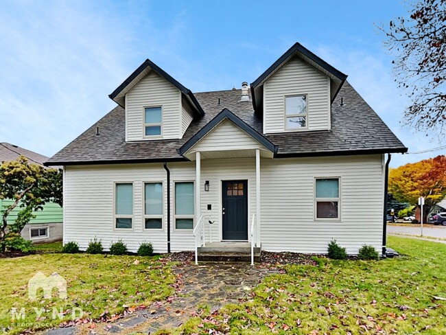 property at 1906 NE Franklin St