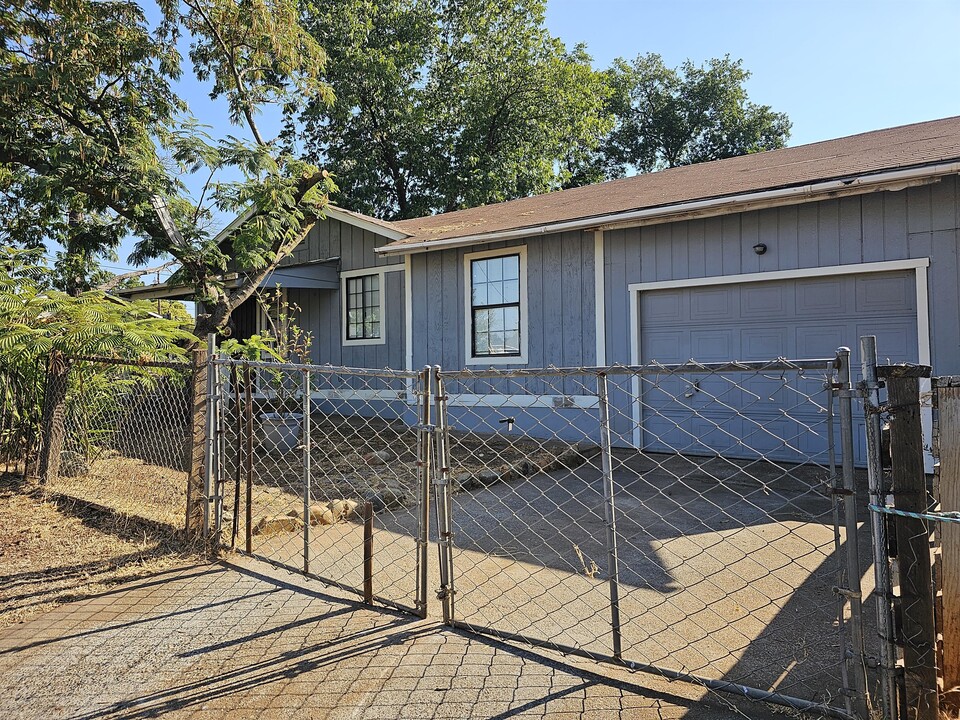 3055 Spencer Ave in Oroville, CA - Building Photo