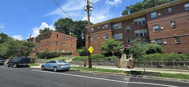 Livingston House in Washington, DC - Foto de edificio - Building Photo