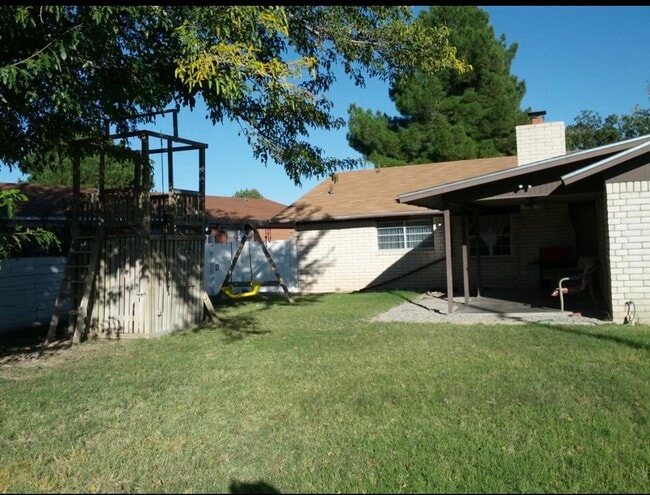 2518 Mimosa Dr in Roswell, NM - Foto de edificio - Building Photo