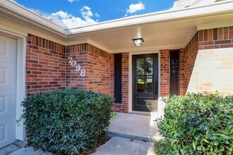 7098 Shadow Lake Dr in Willis, TX - Building Photo - Building Photo