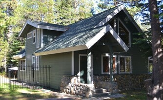 957 Tata Ln in South Lake Tahoe, CA - Building Photo