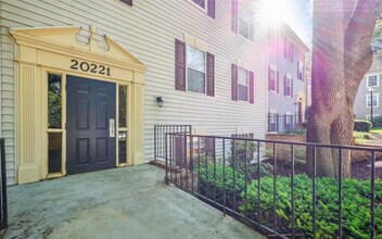 20221 Shipley Ter, Unit 102 in Germantown, MD - Foto de edificio - Building Photo