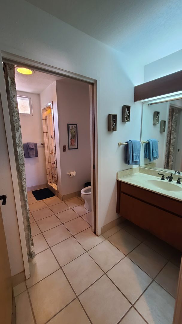 property at 787070-7070 Ali‘i Dr