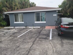 49 E 27th St in Riviera Beach, FL - Building Photo - Building Photo
