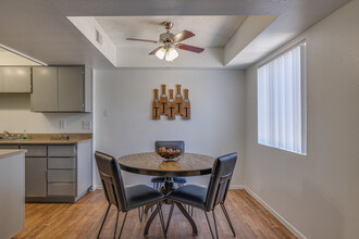 Casa Maribela Apartments in Phoenix, AZ - Building Photo - Interior Photo