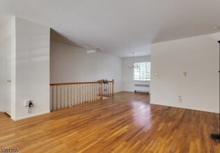 17 Wedgewood Dr in Verona, NJ - Building Photo - Building Photo