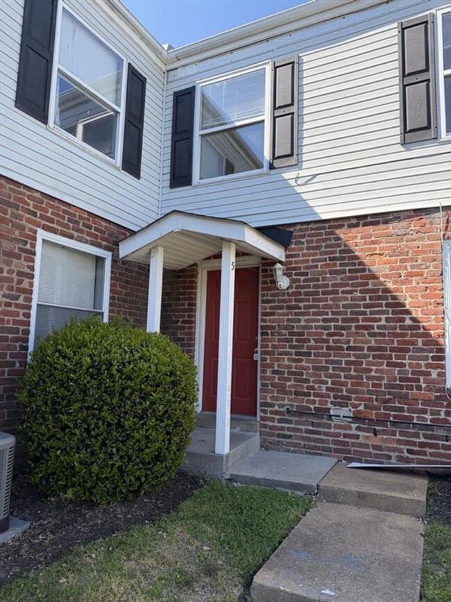 property at 3528 E Richmond Rd