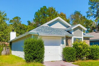 2658 Malibu Cir in Orange Park, FL - Building Photo - Building Photo