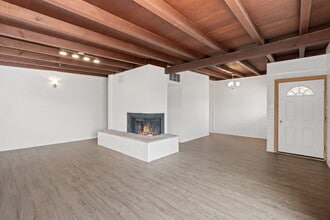 10409 Constitution Ave NE in Albuquerque, NM - Building Photo - Building Photo