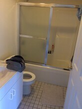 83 Essex St, Unit 66 in Boston, MA - Foto de edificio - Building Photo