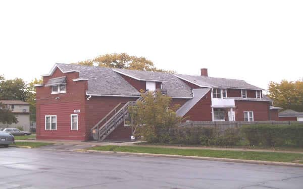 1203 Victoria Ave in North Chicago, IL - Foto de edificio