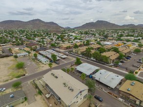 Vogel Apartments in Phoenix, AZ - Building Photo - Building Photo