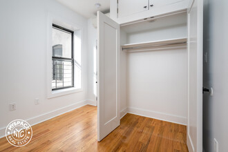 930 Dekalb Ave in Brooklyn, NY - Foto de edificio - Building Photo