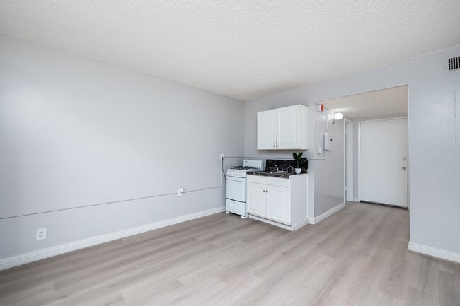 Premier Apartments in Gardena, CA - Building Photo - Interior Photo