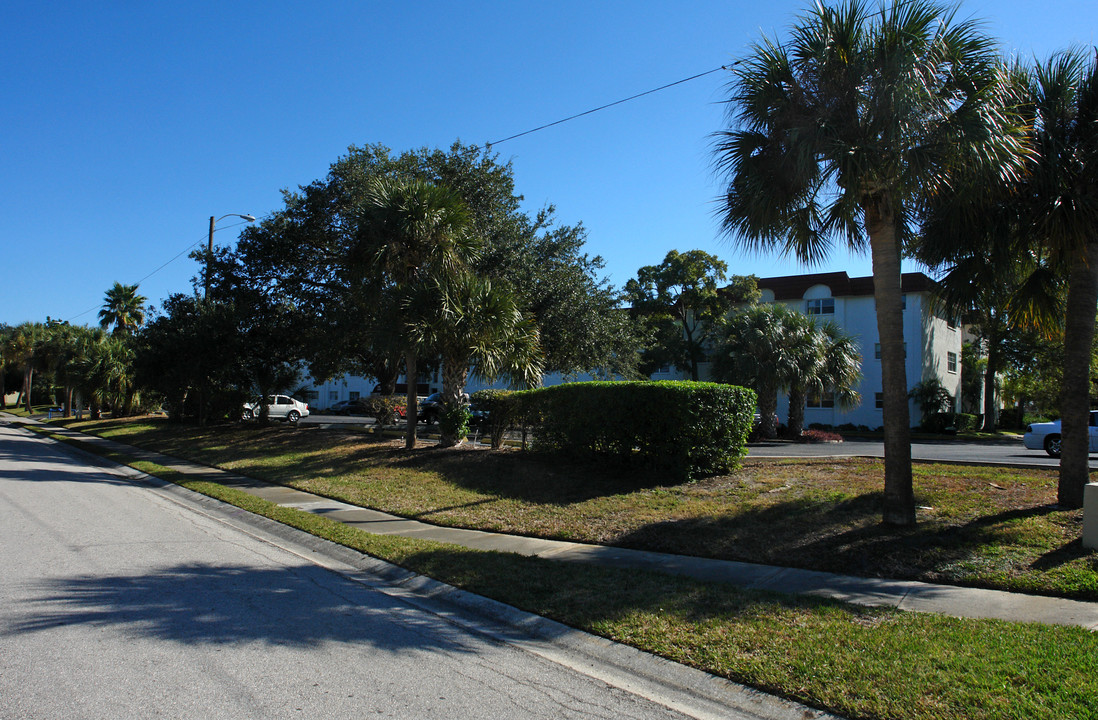 Regency Condos in St. Petersburg, FL - Building Photo