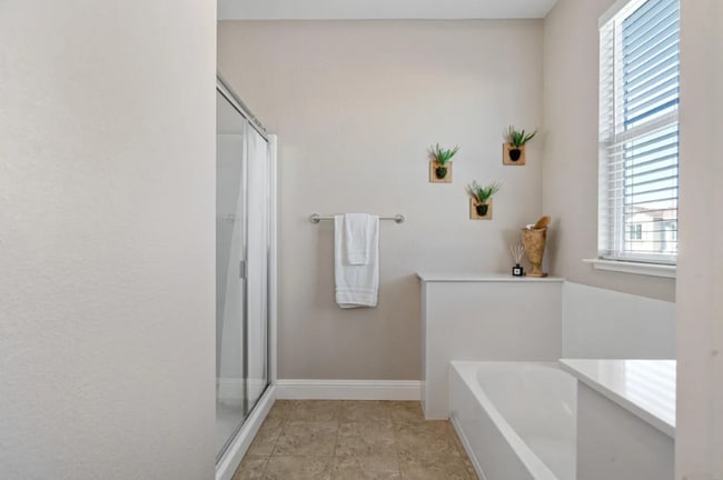 40 Greystone Pl in Pittsburg, CA - Building Photo - Building Photo