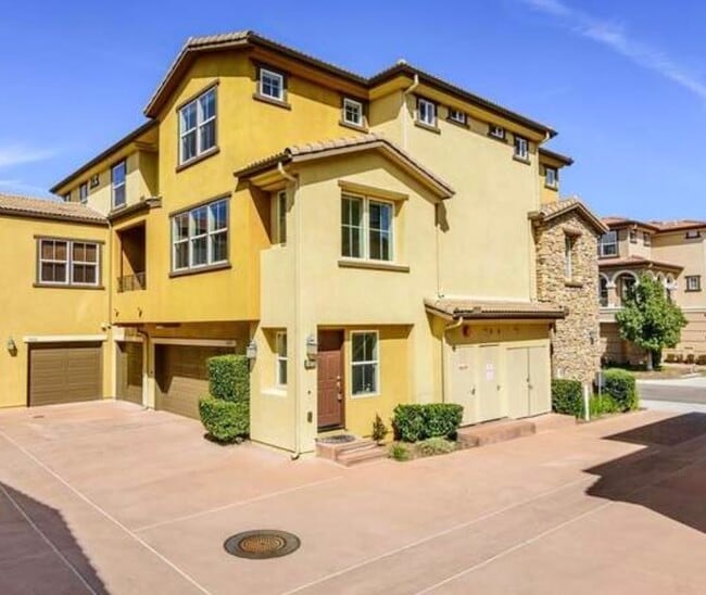 property at 1415 Calabria St