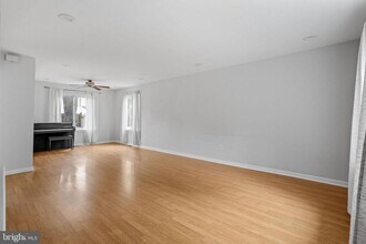 121 Aspen Ct in Evesham, NJ - Building Photo - Building Photo