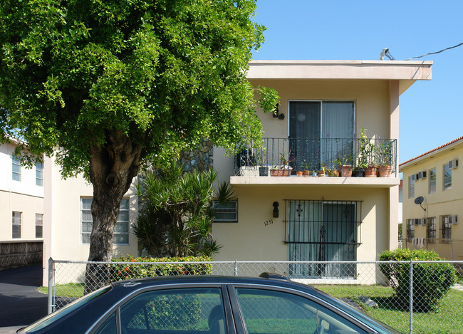 1251 SW 5th St in Miami, FL - Building Photo - Building Photo