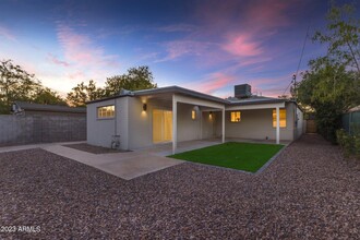 1517 E Granada Rd in Phoenix, AZ - Building Photo - Building Photo