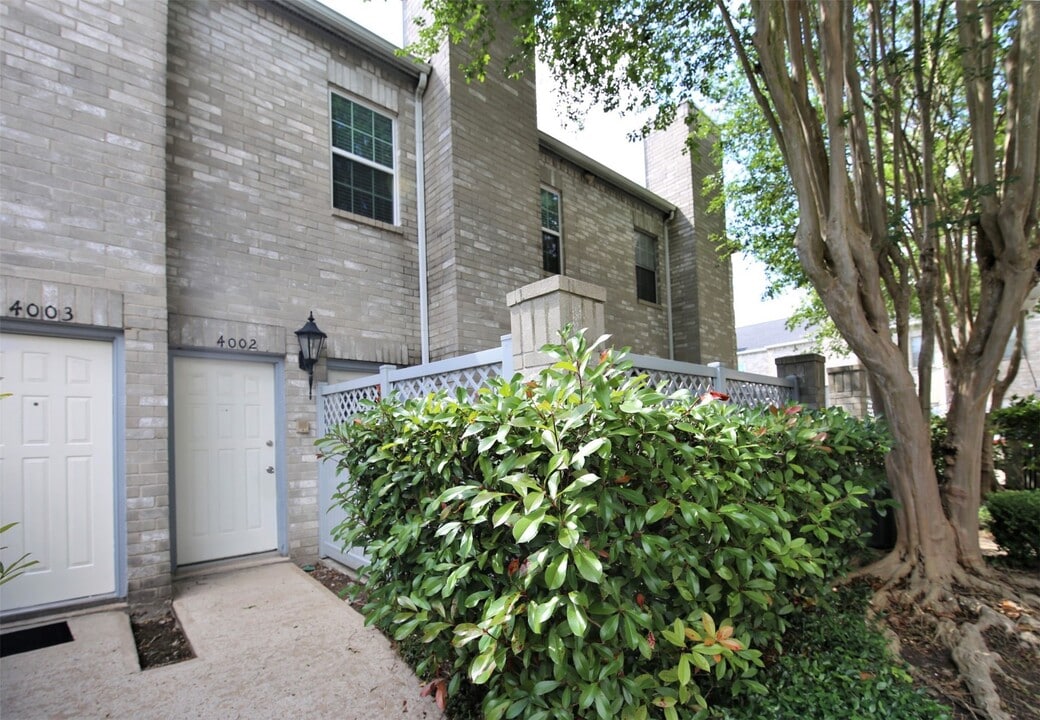 6000 Reims Rd in Houston, TX - Foto de edificio